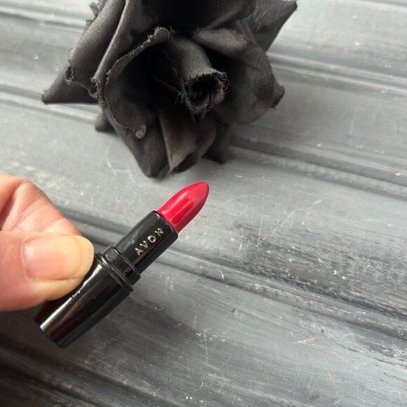 Avon Lipstick Brooch - Picture 4 of 9